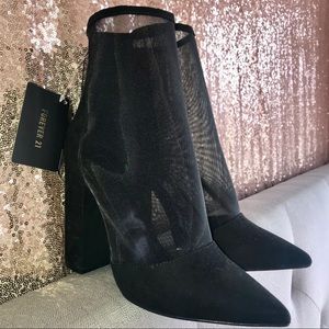 Forever 21 | Black Booties